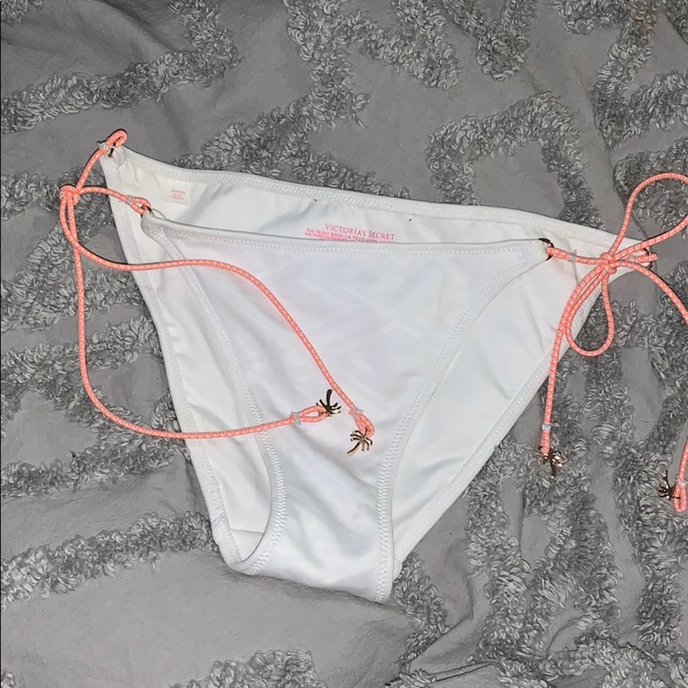 Victoria secret swim bottoms never worn